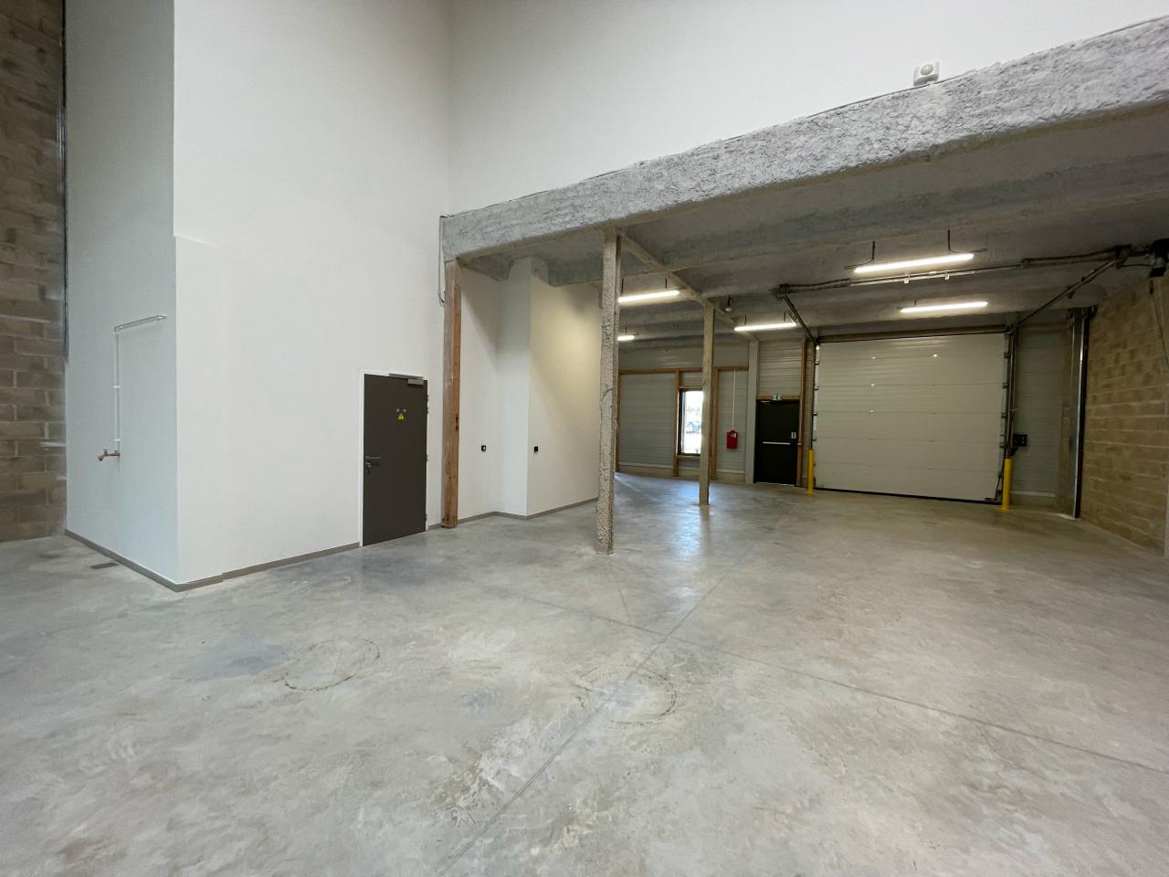 Local d'activité Coupvray 1832m² Location local d'activité Coupvray Seine-et-Marne OLACT2316528 2